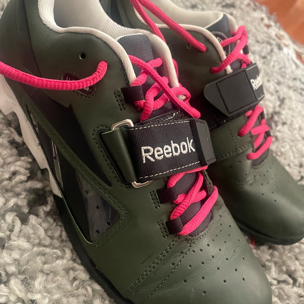 Reebok lifters. Super new mens 9.